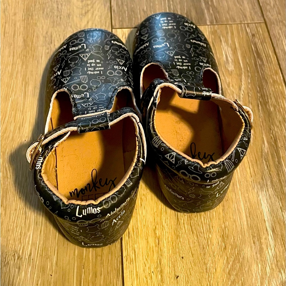 Monkey Feet 3/4 years